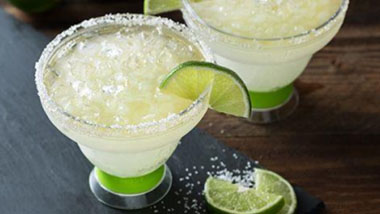 image of a classic margarita